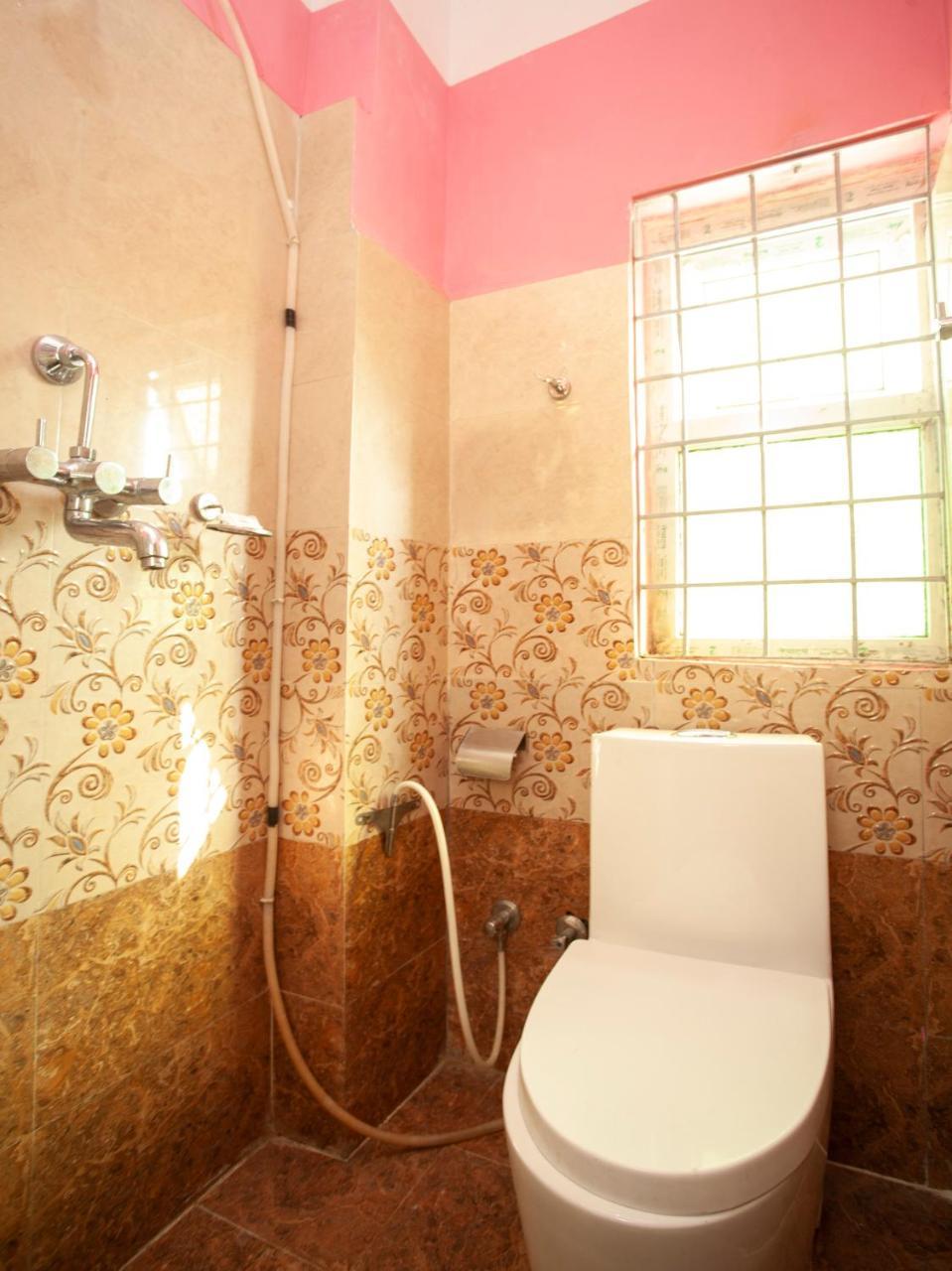 Oyo 195 Global Hotel And Resort カトマンズ エクステリア 写真